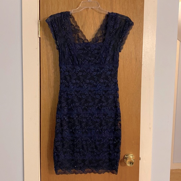 Women’s beaded cocktail dress, size 10. - Picture 1 of 4